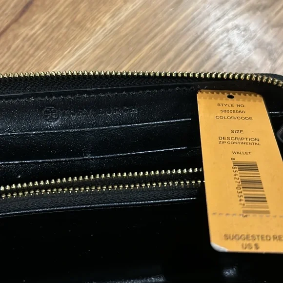 - Tory Burch// zip continental wallet - Picture 4 of 5
